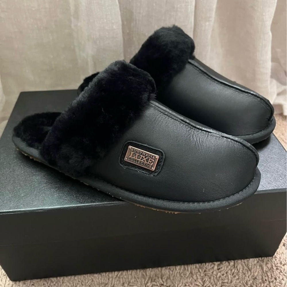 Australia Luxe Black Sheepskin Slippers